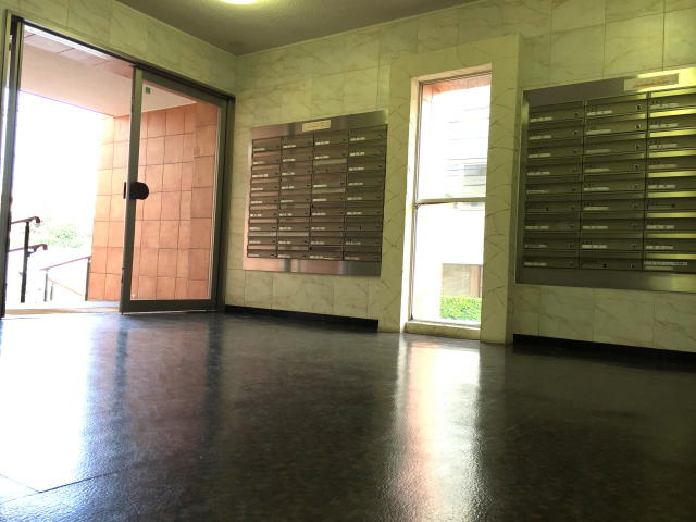 代々木ハビテーション　エントランスホール