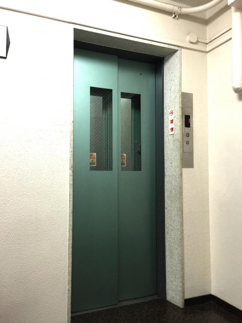 代々木ハビテーション　エレベーター