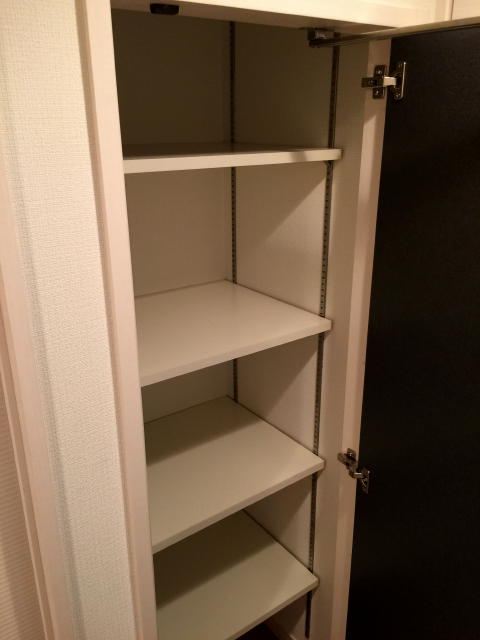 シーアイマンション駒場　廊下収納