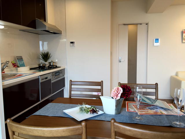 シーアイマンション駒場　リビングダイニングキッチン