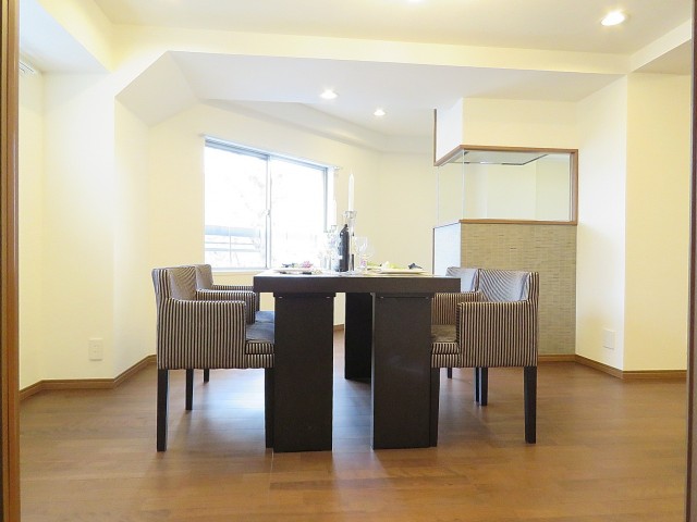 マンション白金苑　LDK約18.4帖