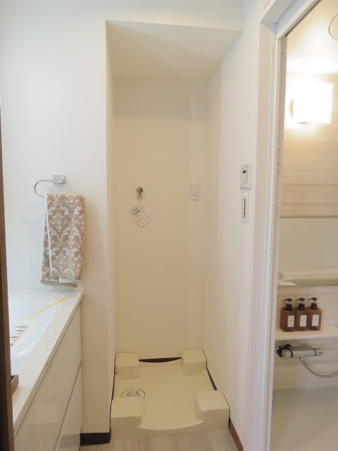 マンション白金苑　洗濯機置場