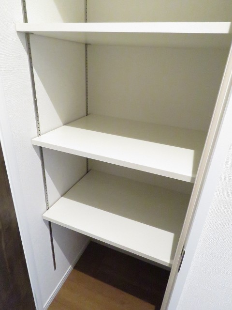 自由が丘ハイタウン　廊下収納