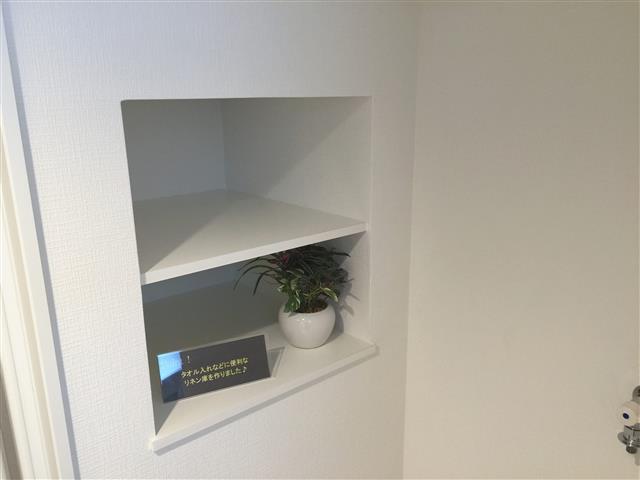 エーブル経堂　洗濯機置場収納