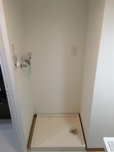 プリンスハイツ飯田橋　洗濯機置場