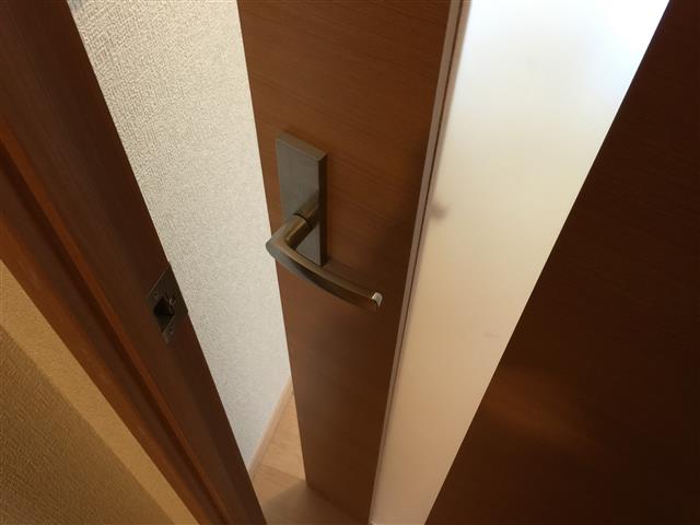 プリンスハイツ飯田橋　リビングダイニングキッチンへ