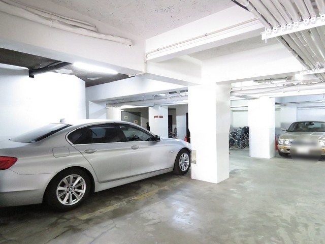 マンション白金苑　駐車場