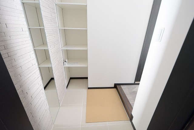 メナー代田 　玄関