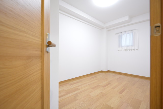 藤和薬王寺ホームズ 洋室1