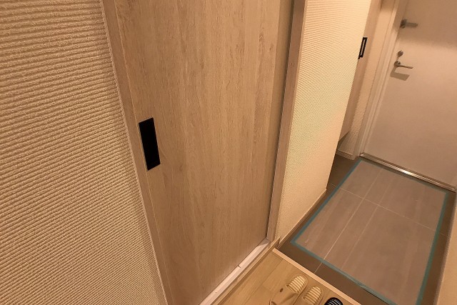 シティハウス西大久保 玄関へ