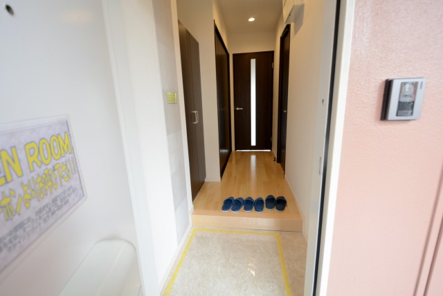 クレベール西新宿 玄関