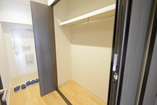 クレベール西新宿 玄関