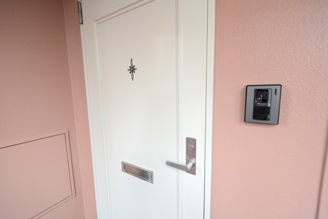 クレベール西新宿 玄関