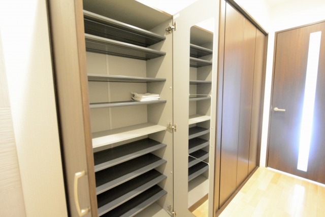 クレベール西新宿 玄関