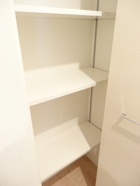 バロンハイツ大塚　物入れ