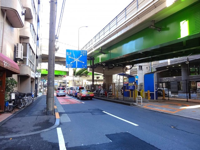東カングランドマンション池袋キャッスル　エントランス前道路