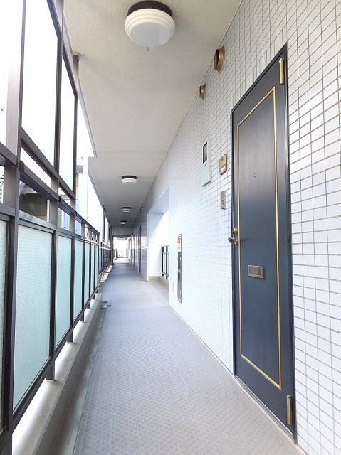 藤和ハイタウン上野　玄関前