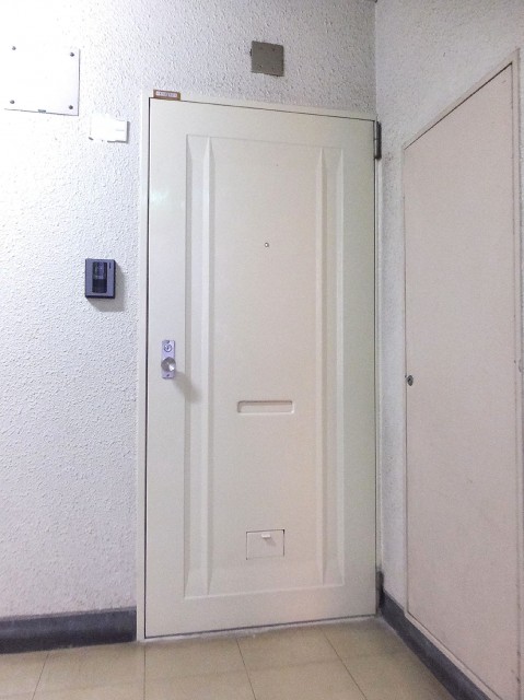 バロンハイツ大塚　玄関前