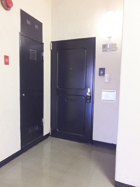 秀和麻布笄町レジデンス　玄関ドア