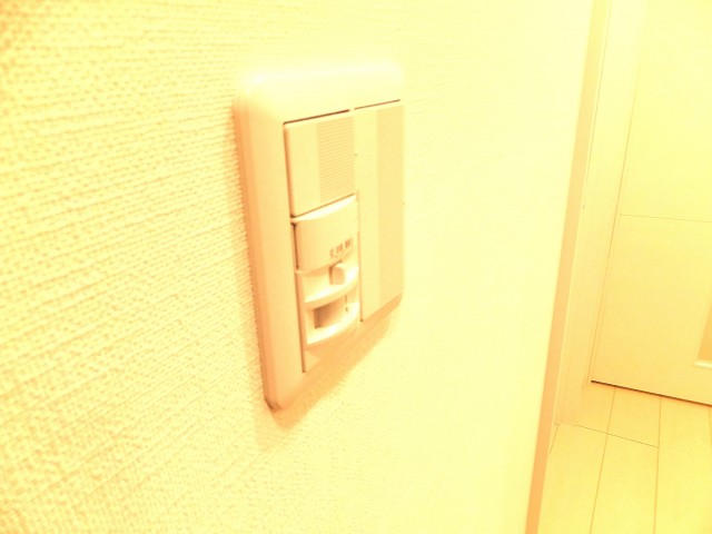 白金台グロリアハイツ　人感センサー