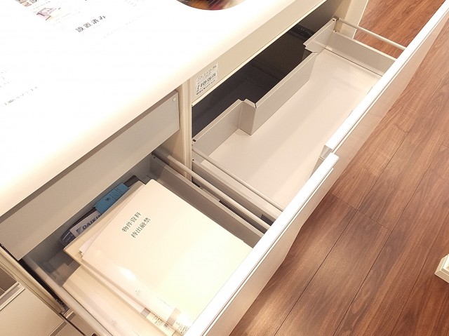 パシフィック本駒込　出し入れしやすいスライド収納