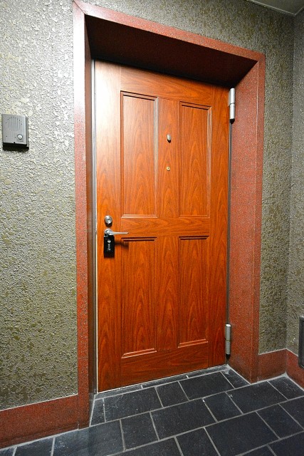 陽輪台松濤　玄関ドア