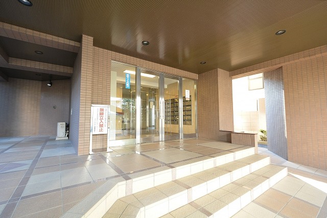 フリーディオ三宿　エントランス