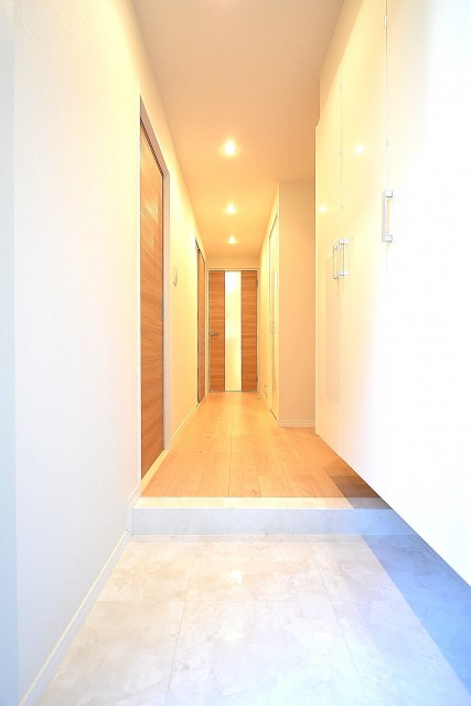 フリーディオ三宿　玄関ホール