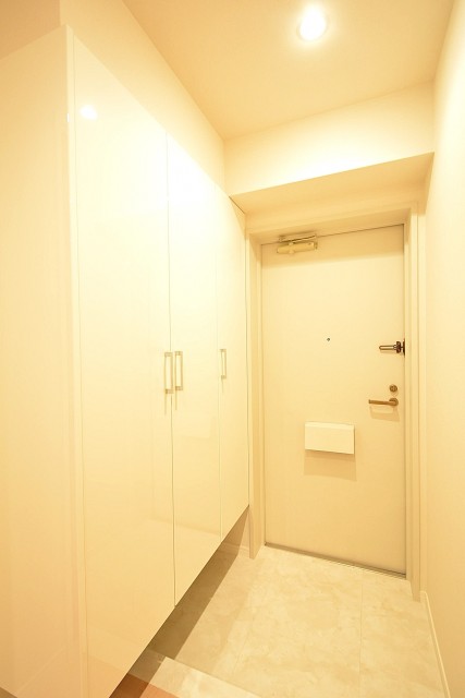 フリーディオ三宿　玄関ホール