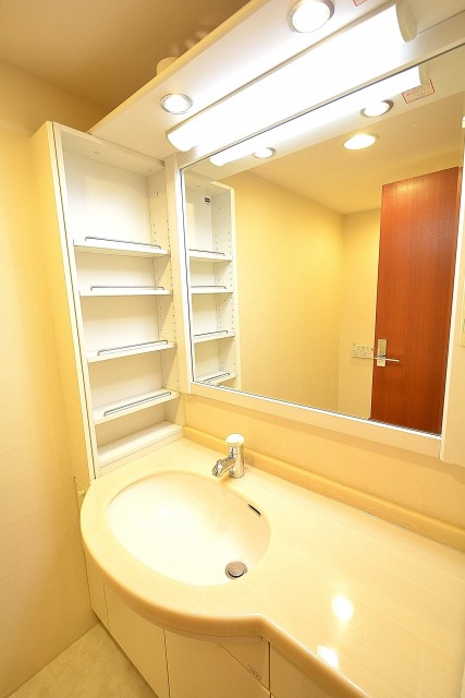 陽輪台松濤　トイレの手洗い場