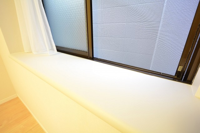 フリーディオ三宿　5.9帖のベッドルーム出窓