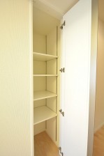 朝日プラザ北新宿 7.0帖のベッドルームクローゼット