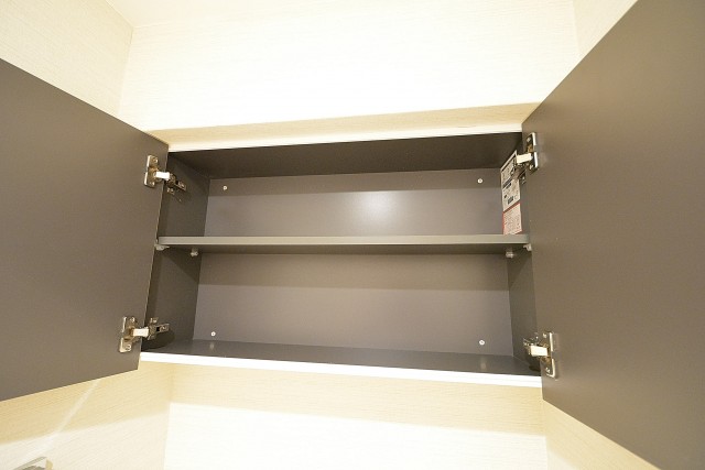 フリーディオ三宿　トイレ吊戸棚