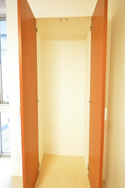 陽輪台松濤　6.0帖のベッドルーム　クローゼット