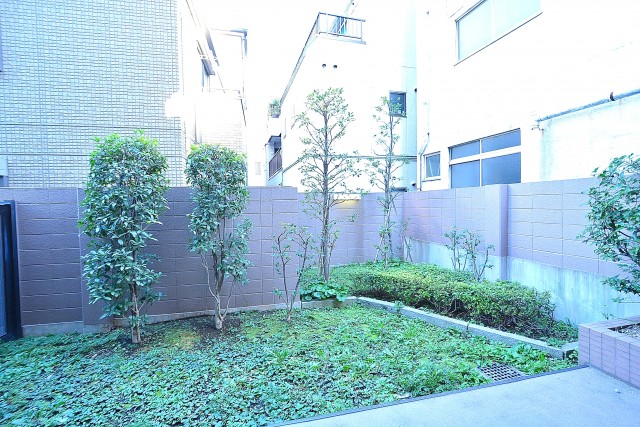 フリーディオ三宿　38㎡の専用庭