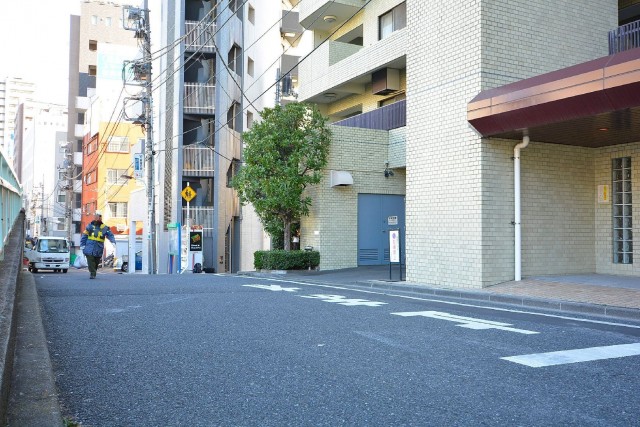 高輪パークホームズ　前面道路