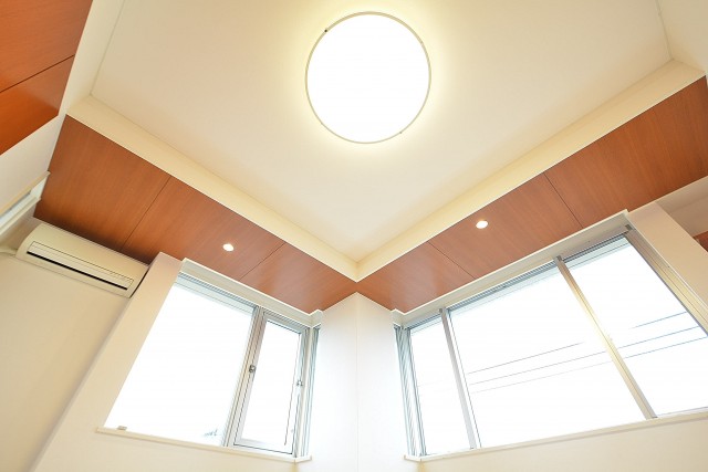 陽輪台松濤　6.7帖のベッドルーム