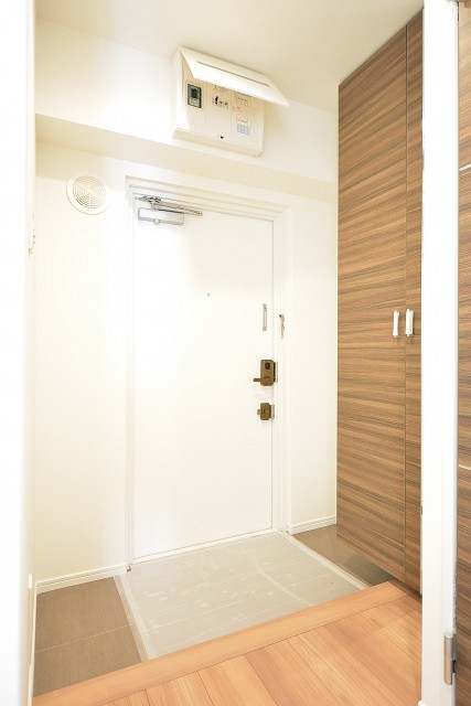 ハイネス大久保　玄関ホール