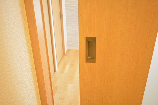 目白ハイツ　7.3帖のダイニングキッチンのドア