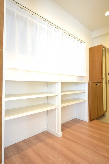 オリエンタル新大塚コーポラス　玄関収納