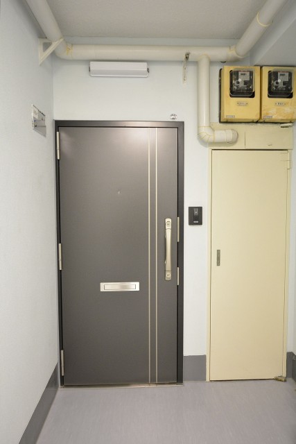 大森山王リハイム　玄関前