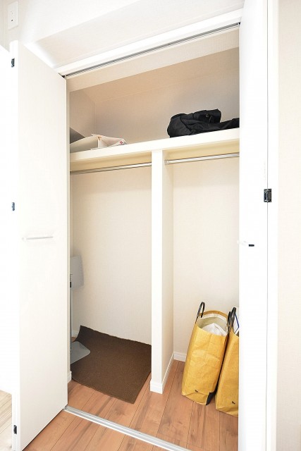 朝日江戸川橋マンション　6.0帖洋室のクローゼット