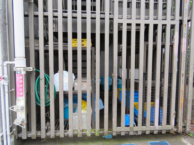 三軒茶屋サンハイツ　ゴミ置場