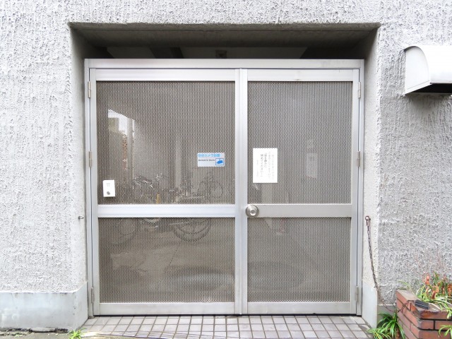 三軒茶屋サンハイツ　駐輪場