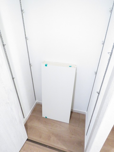 クレッセント麻布Ⅱ　廊下の収納