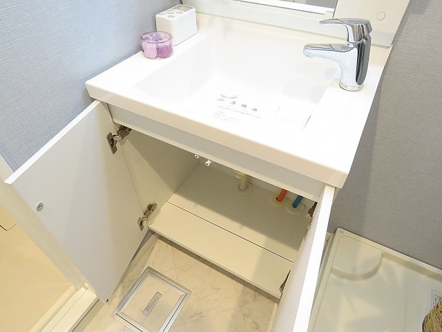 ユニー千石　洗面化粧台