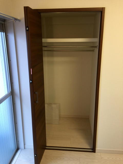 サンライズ五反田　洋室約5帖収納