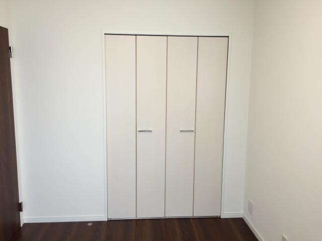 パラスト千歳船橋　洋室約5.3帖収納