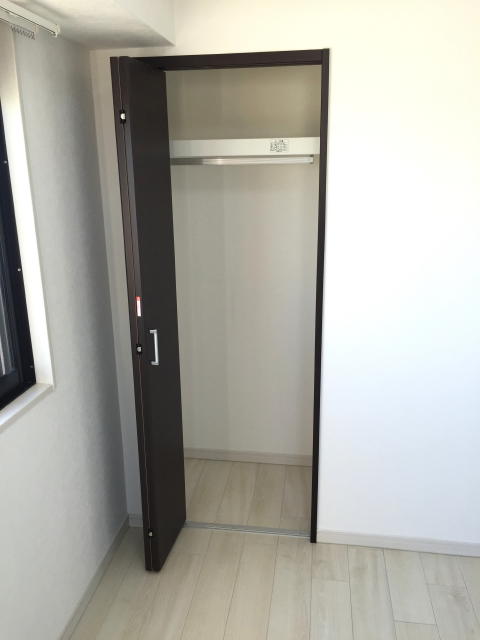 ファミール荻窪　洋室約8帖収納