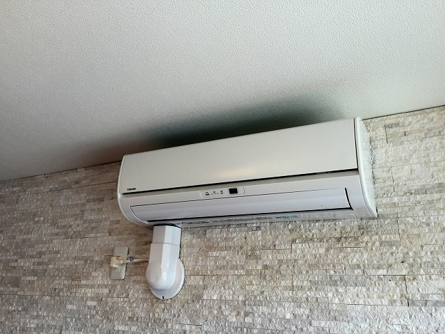 パールハイツ桜上水　リビングダイニングキッチンエアコン